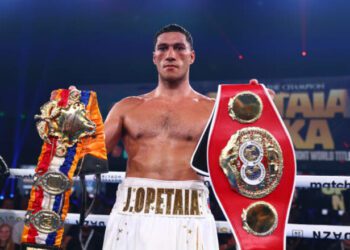 Усику приготуватися? Опетая знищив суперника у четвертому раунді