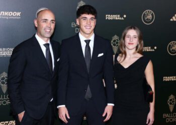 ВІДЕО. Батько зірки Барселони вичудив неймовірне після матчу. Бачили?