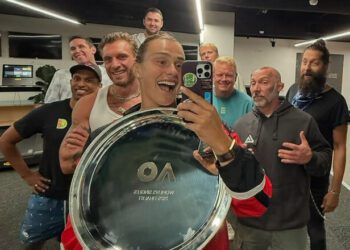 ВІДЕО. Показала справжнє обличчя. Соболенко «помочилася» на трофей Aus Open