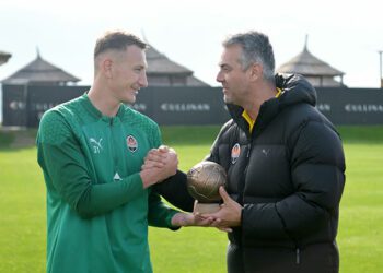 ВІДЕО. Різник отримав нагороду для найкращого гравця Шахтаря у 2024 році