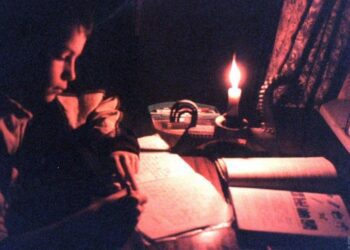 Відключення світла 8 січня: енергетики повідомили, чи діятимуть завтра графіки