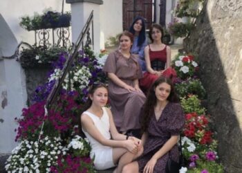 Вихованці студії образотворчого мистецтва “Мальва” Шосткинського ЦЕВу відвідали Всеукраїнський пленер на Закарпатті