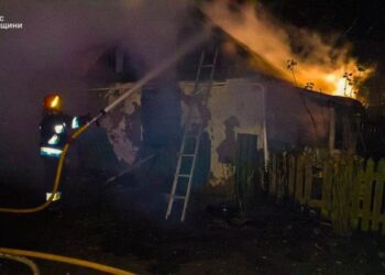 Вночі на Охтирщині вогнеборці ліквідували загоряння в житловому секторі