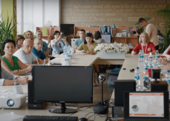 Завдяки міжнародним партнерам мешканці Шосткинської громади отримали гроші на розвиток власної справи