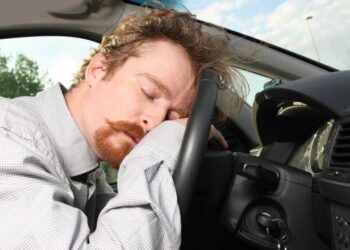 Як не заснути за кермом: 12 важливих порад для автомобіліста
