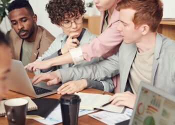 недорогі офісні крісла київ