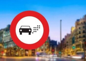 Введено новий заборонний знак “автомобіль з крапками”: що він означає та де застосовується