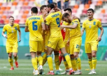 Україна та Росія гратимуть на нейтральних полях