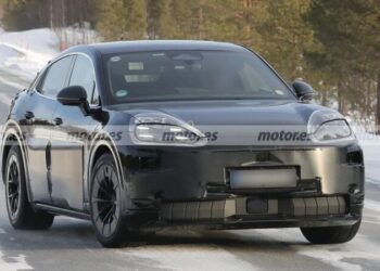 Майбутній електричний Porsche Cayenne Coupe засвітився на тестах (ФОТО)