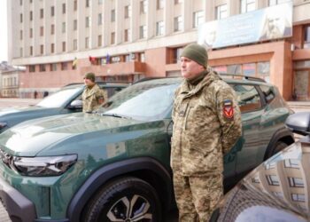 Українські військові почали отримувати нові кросовери Renault Duster (ФОТО)