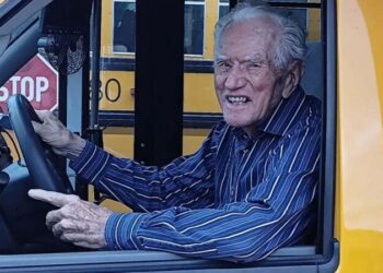 З якого віку водіям категорично не можна сідати за кермо