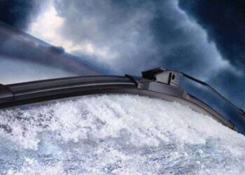 Чим відрізняються зимові щітки склоочисників від літніх