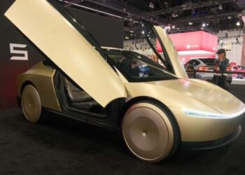 Tesla анонсувала швидкий вихід безпілотного таксі