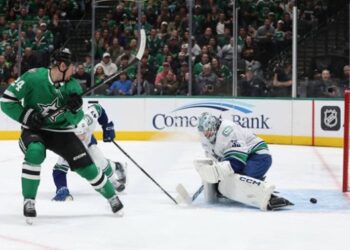 НХЛ: Колорадо розбив Сент-Луїс, Коламбус зробив камбек у матчі з Ютою