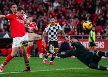 Бенфіка без Трубіна у більшості розгромила вдома Боавішту та очолила турнірну таблицю чемпіонату Португалії