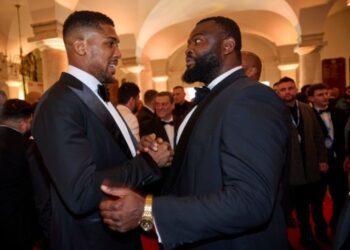 Баррі Макгіган відмовляє Джошуа від бою з Баколе: “Я навіть близько не підходив би до Мартіна”