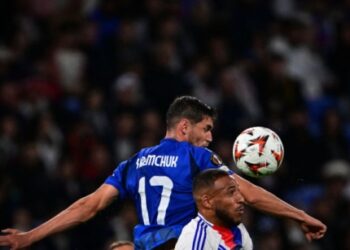 Олімпіакос із дебютним асистом Яремчука розгромив у гостях Пансерраїкос