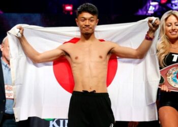 Накатані нокаутом захистив титул WBC у найлегшій вазі