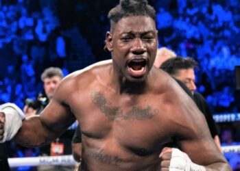 Чарльз Мартін готовий побитися з Ітаумою: “Давайте подивимося, чи може він так само добре тримати удари, як наносити”