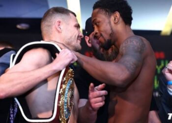 Спекотний фінал: Берінчик штовхнув Девіса на останній дуелі поглядів