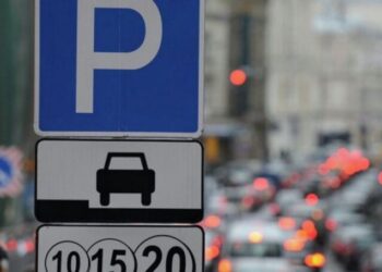 Українським водіям змінять правила паркування: що відомо