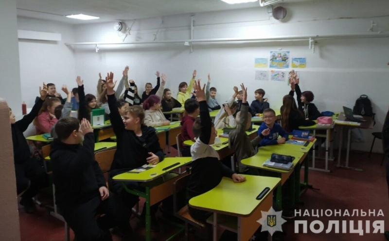 Конотопські поліцейські продовжують навчати дітей правилам безпечної поведінки в Інтернеті