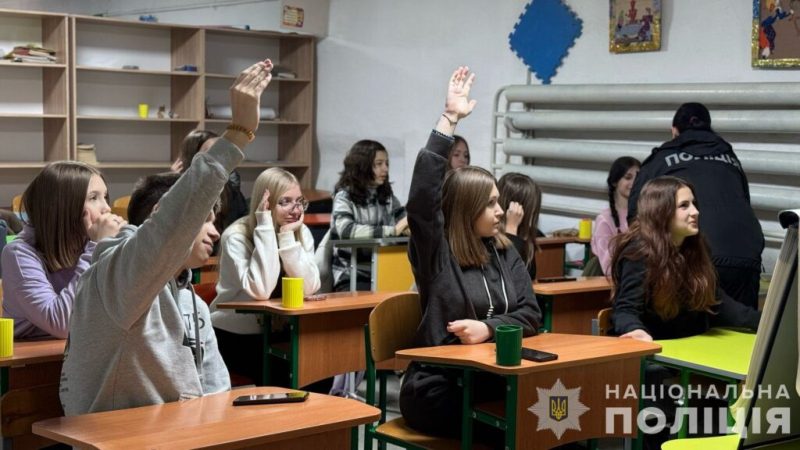 Конотопські правоохоронці продовжують профілактичну роботу з молоддю