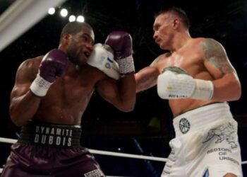 Лоуренс Околі назвав фаворита бою Усик – Дюбуа 2