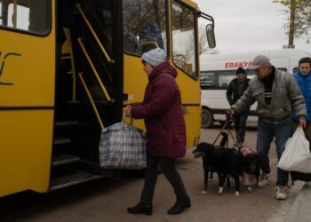 На Донеччині залишаються понад 300 тисяч цивільних – ОВА
