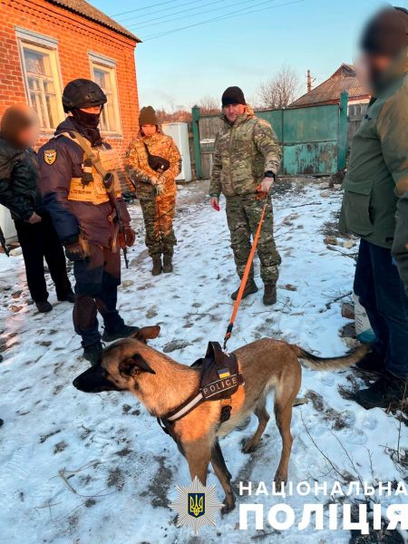 Наживалися на горі жінки, яка втратила чоловіка на війні: правоохоронці Сумщини затримали групу шахраїв