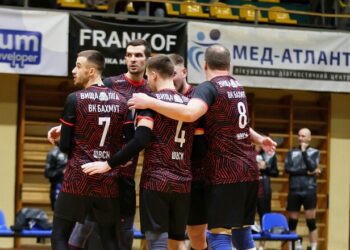 Непереможний Бахмут. У вищій лізі з волейболу визначилися учасники плей-оф