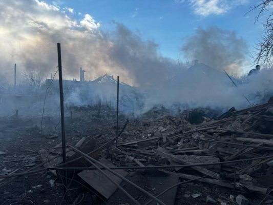 Одна людина загинула і 9 постраждали через удари РФ по Донеччині