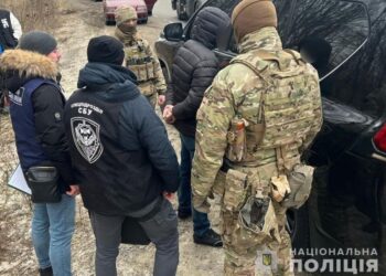 Ошукали літніх людей маже на 600 000 гривень – перед судом постануть троє учасників злочинної групи та місцевий кримінальний авторитет