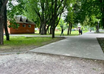 Під час реконструкції парку в м. Конотоп, директор ТОВ привласнив 362 тис гривень