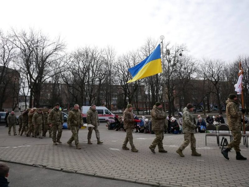 Роменська громада в сльозах: прощалися з військовим Сергієм Сизоненком + ФОТО
