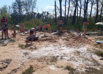 Шосткинські діти продовжують ризикувати своїм життям та знаходити розваги у небезпечних місцях