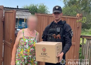 Шосткинські поліцейські продовжують допомагати населенню в прикордонній зоні