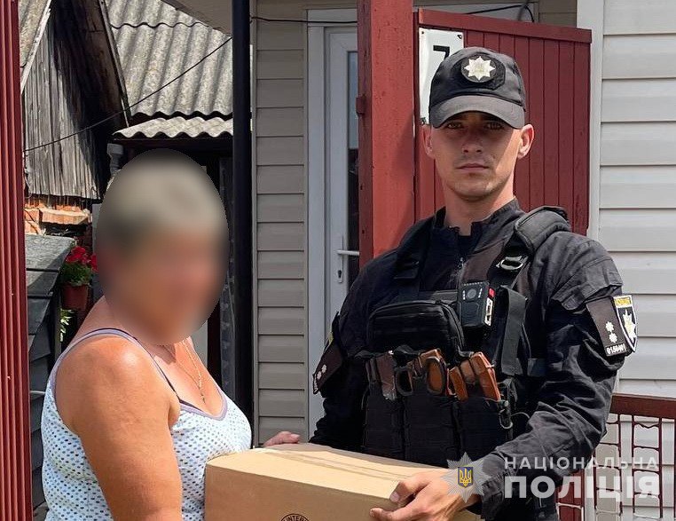 Шосткинські поліцейські продовжують допомагати населенню в прикордонній зоні