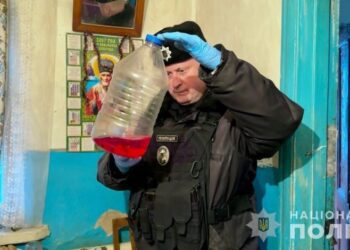 У Дубовʼязівці чоловік облив жінку пальним і підпалив