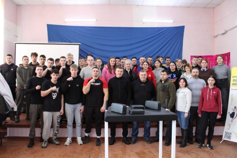 У Конотопі відбулися змагання з армреслінгу присвячені Дню Героїв Небесної Сотні