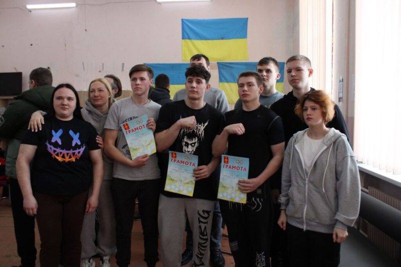 У Конотопі відбулися змагання з армреслінгу присвячені Дню Героїв Небесної Сотні