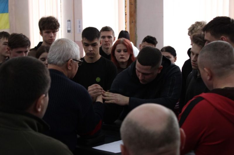 У Конотопі відбулися змагання з армреслінгу присвячені Дню Героїв Небесної Сотні