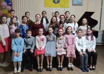 У Роменській дитячій музичній школі ім. Є. Адамцевича тривають благодійні концерти з фортепіанного відділу «Фортепіанний калейдоскоп» + ФОТО