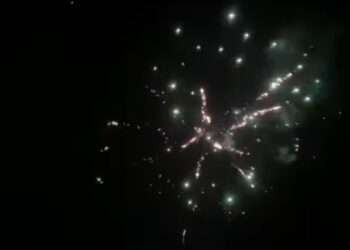 У Сумах невідомі запустили салют (ВІДЕО)