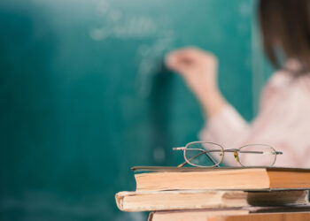 Вчителька зарубіжної літератури з Конотопа серед фіналістів обласного етапу Всеукраїнського конкурсу «Учитель року – 2025»