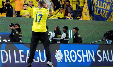 ВІДЕО. Усик прибув на скромну арену в Ер-Ріяді на велике шоу боксу