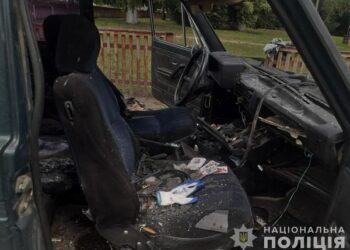 Внаслідок обстрілів однієї з громад Сумщини пошкоджено цивільний автомобіль