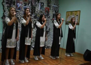 Вокалістки «До-Мі-Соль-ки» – переможці Всеукраїнського фестивалю вшанування воїнів України «Розстріляна молодість»