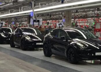 Продажі Tesla продемонстрували рекордне падіння по всьому світу