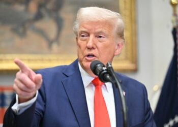 Трамп погрожує подвоїти для Канади торгові мита